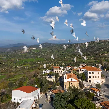 度假居 At The Olive Manor Peristerona (Paphos)