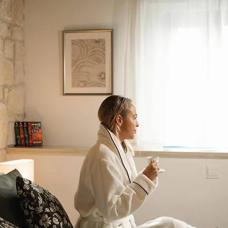 At The Olive Manor Nyaraló Periszteróna